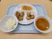 11月18日の給食とおやつ